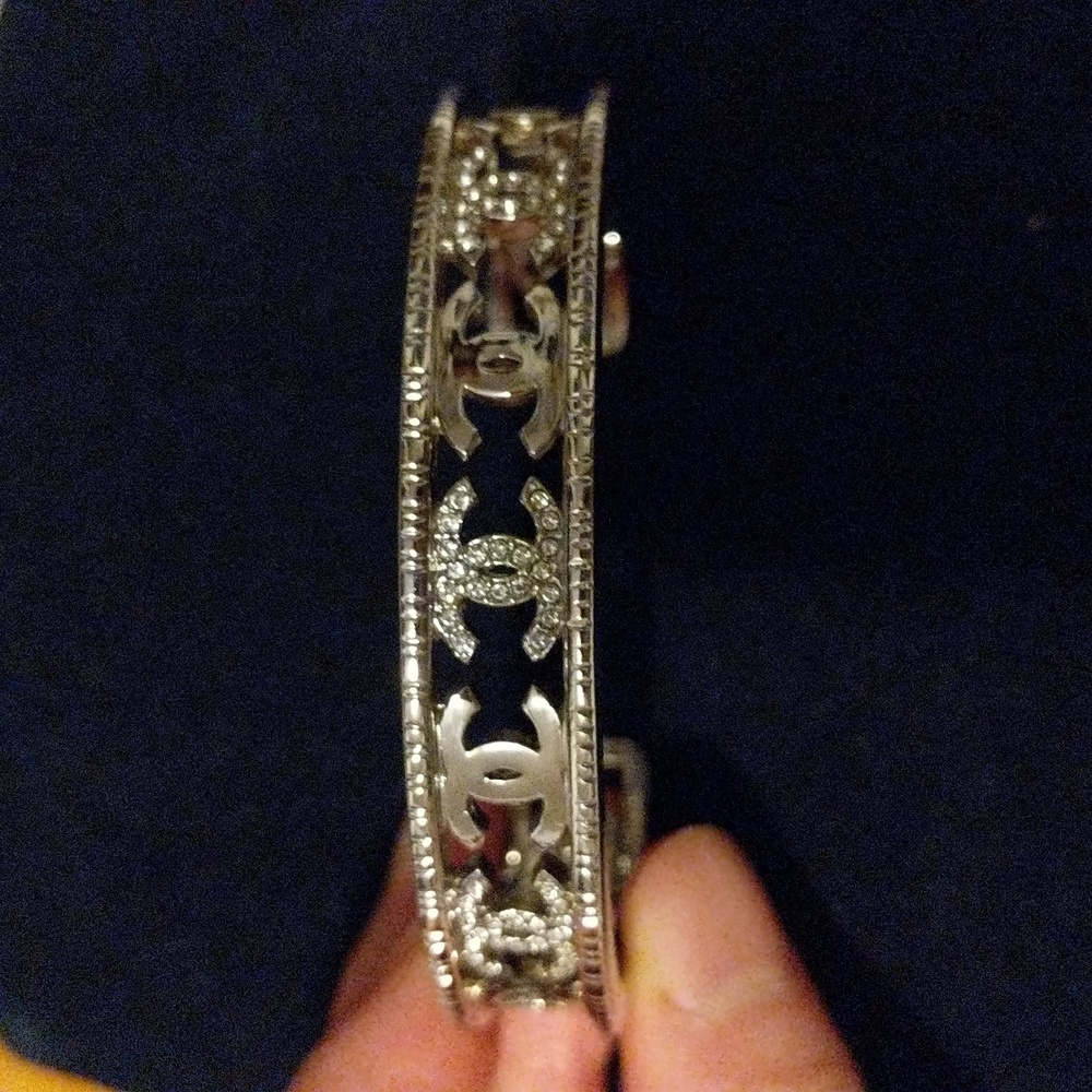 Chanel cuff - Picture 12 of 13